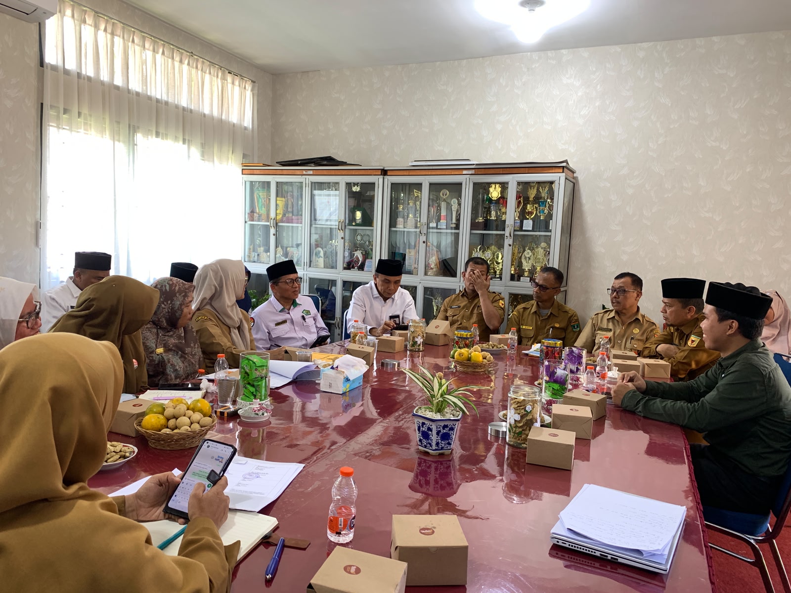 SMA Negeri 3 Batusangkar Terima Monev Sekolah Ramah Anak dari Biro Kesra Sumbar SMA Negeri 3 Batusangkar Terima Monev Sekolah Ramah Anak dari Biro Kesra Sumbar